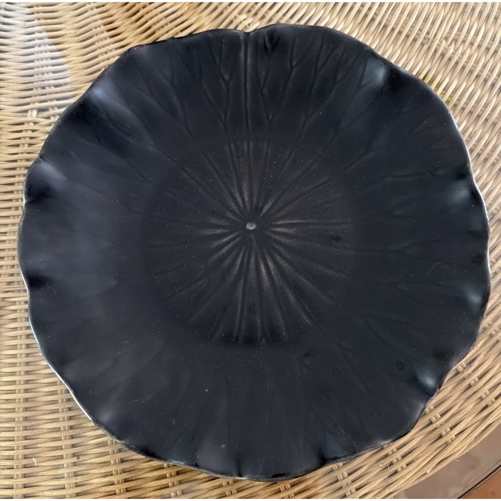 VINTAGE 1 Lotus Matte Black Metlox DINNER Plate 10" Flower Shaped Scalloped